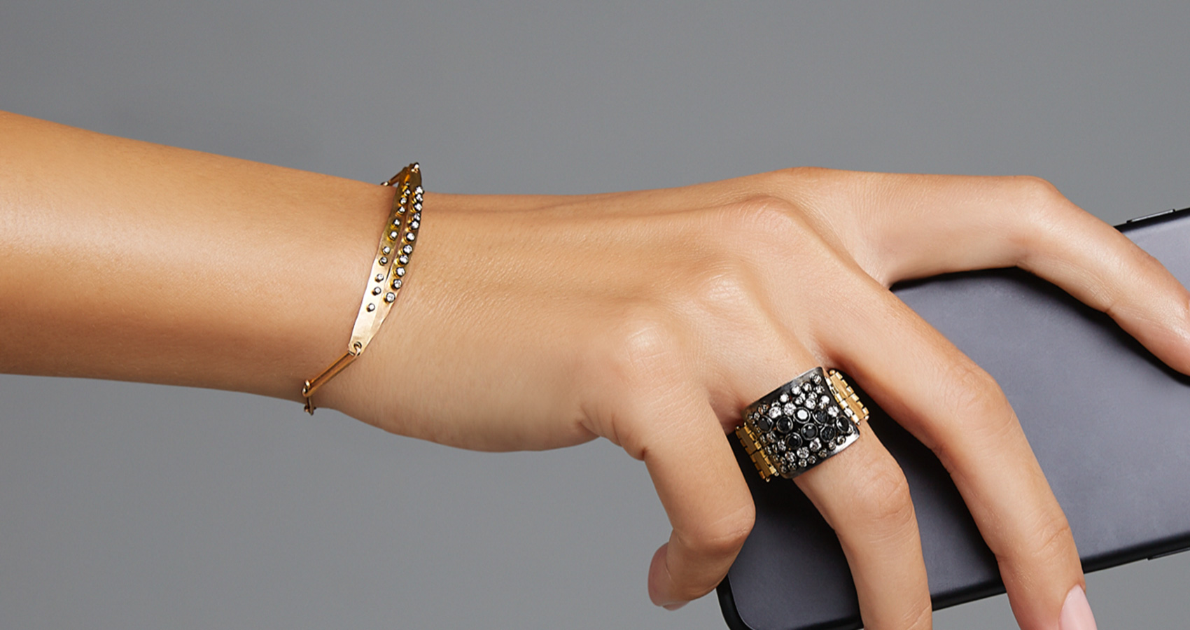 PHONE HANDS - BRACELET AND RING